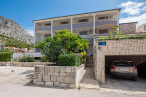 Apartments and Rooms Denis